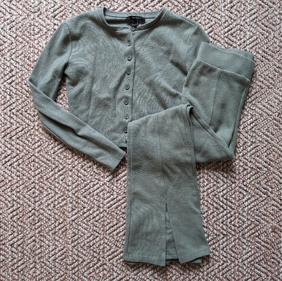Forever21 Green Knit Set Size Small - Picture 2 of 7